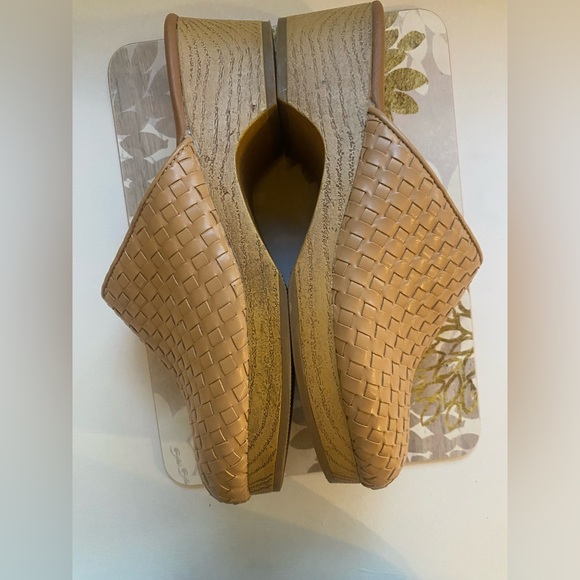 Universal Thread Tan Woven Mules - Picture 5 of 9